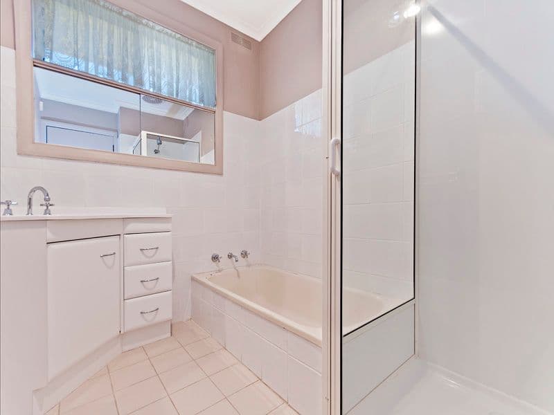7 McDonald Avenue, Hamilton VIC 3300, Hamilton - Thumbnail 7