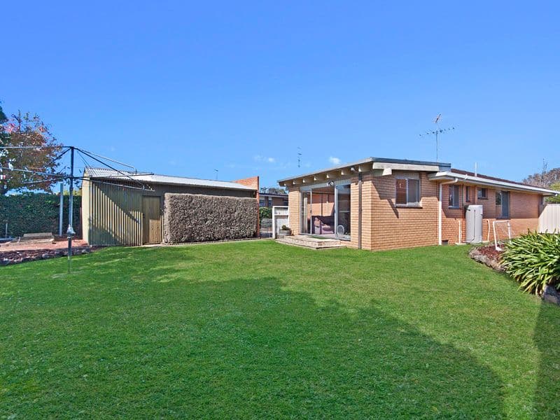 7 McDonald Avenue, Hamilton VIC 3300, Hamilton - Thumbnail 8