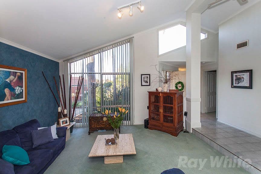10 Lawncliffe Court, Rowville VIC 3178, Rowville - Thumbnail 2