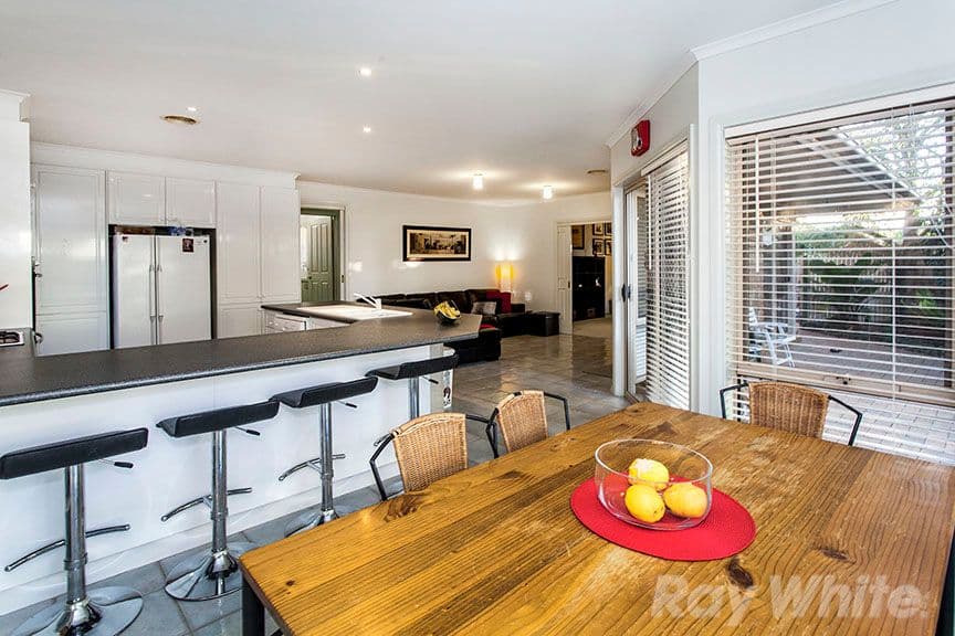 10 Lawncliffe Court, Rowville VIC 3178, Rowville - Thumbnail 5
