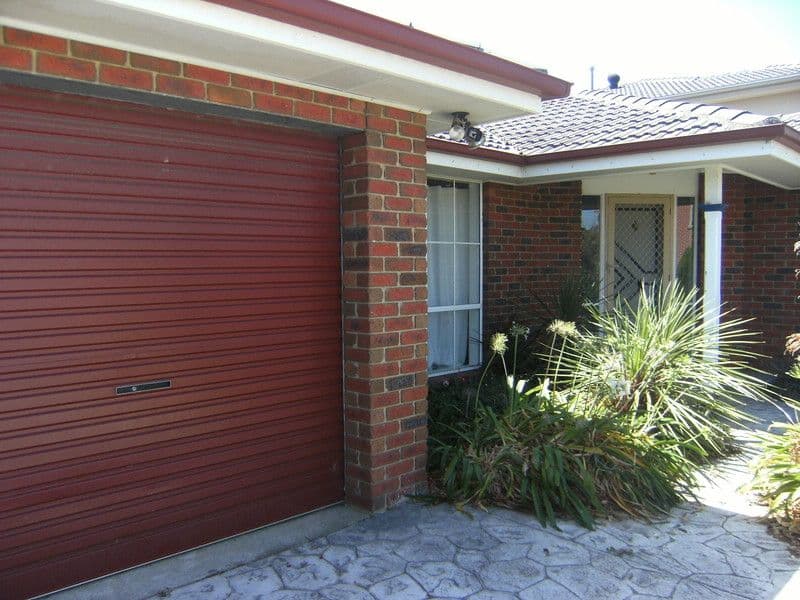 12 Mosman Close, WANTIRNA SOUTH VIC 3152, Wantirna South - Thumbnail 2