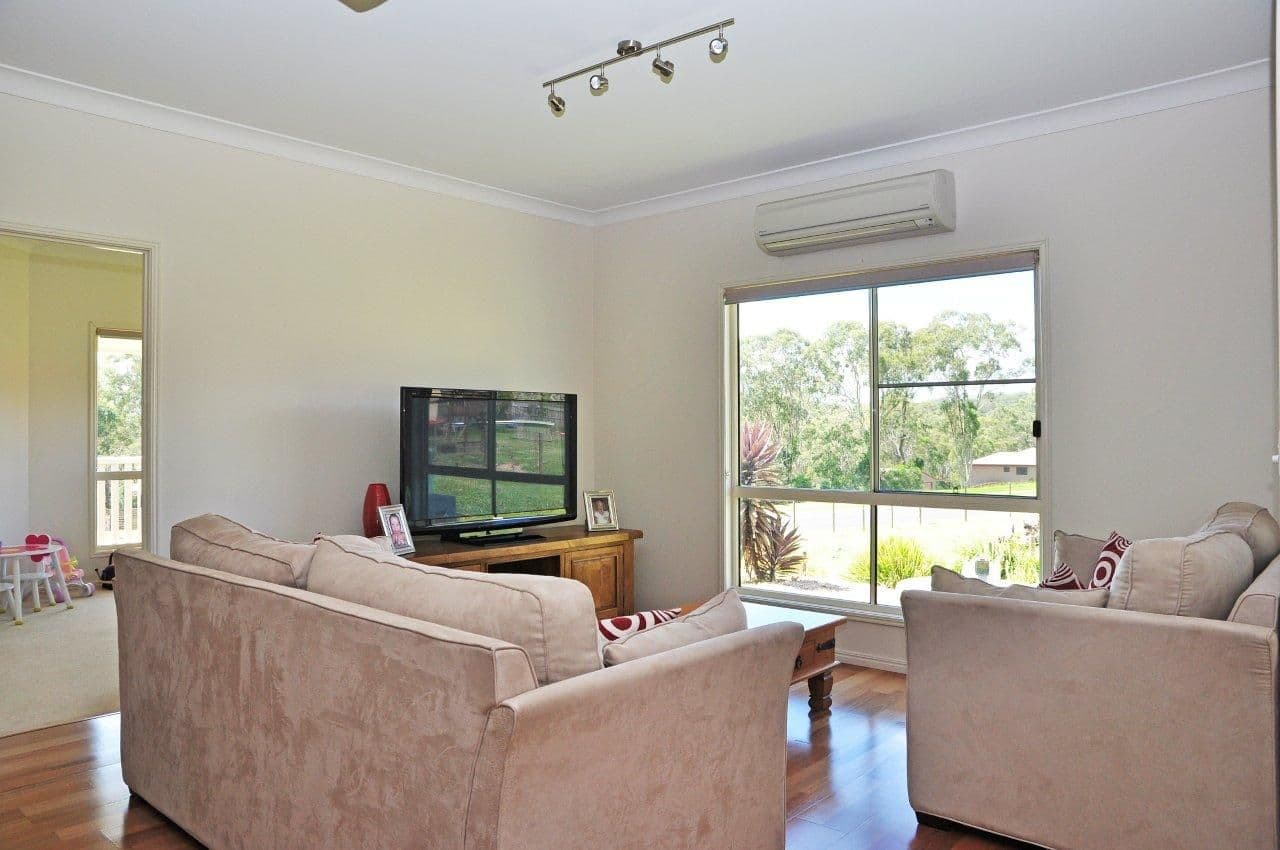 7 Holly Avenue, HIGHFIELDS QLD 4352, Highfields - Thumbnail 3