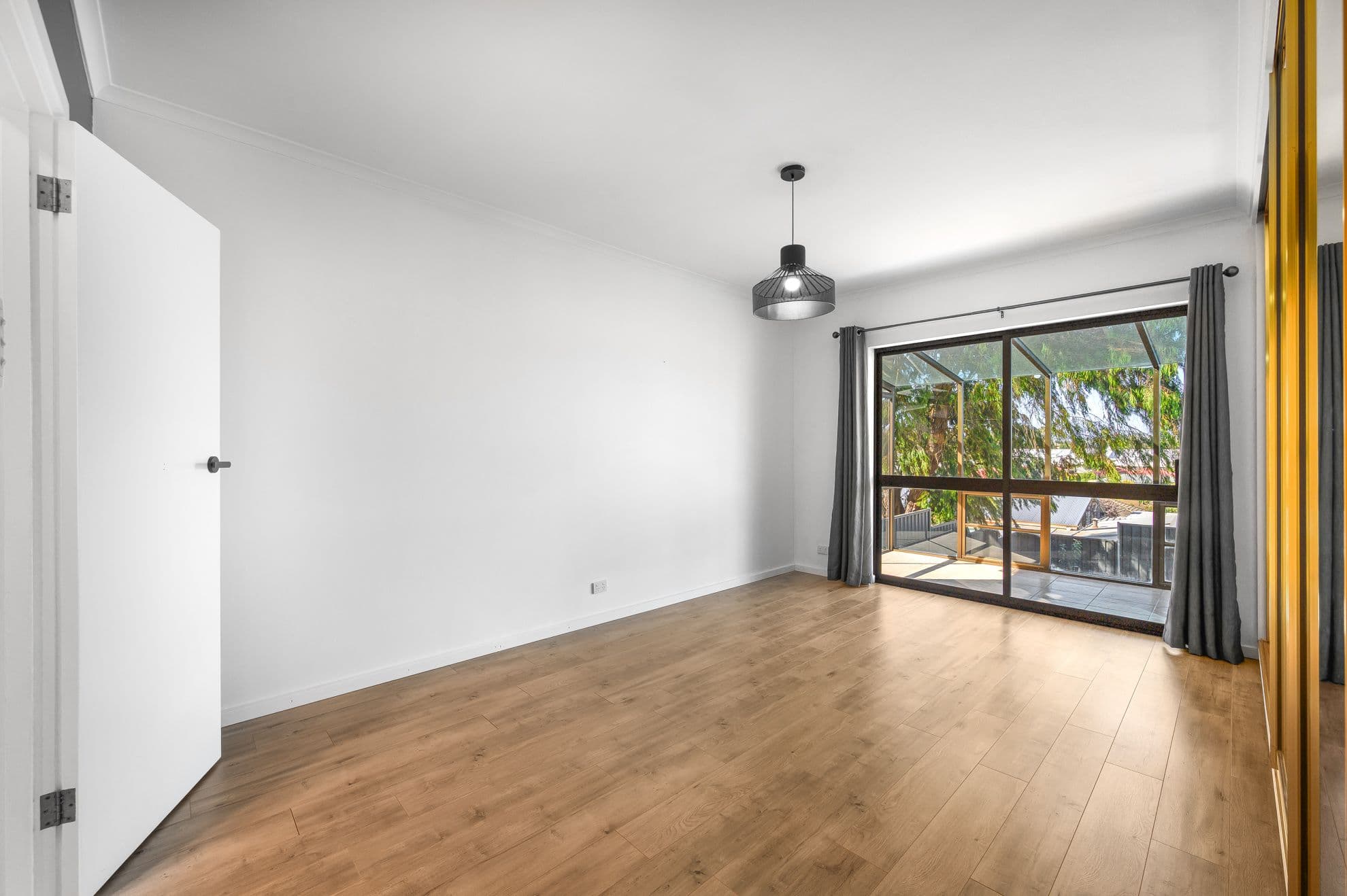 21 Sinclair Street, Mount Gambier SA 5290, Mount Gambier - Thumbnail 2