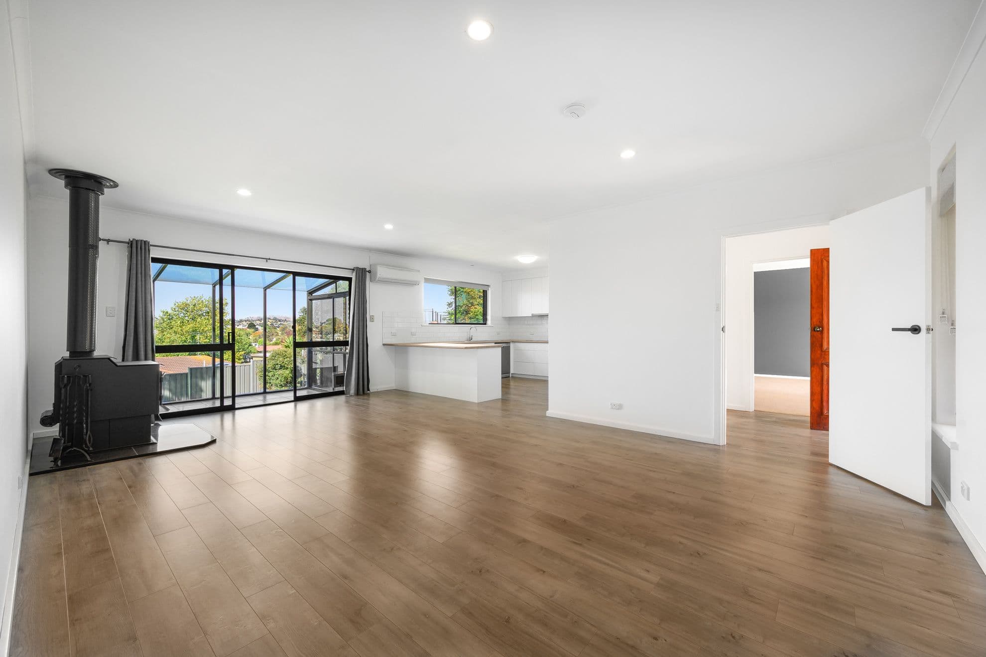 21 Sinclair Street, Mount Gambier SA 5290, Mount Gambier - Thumbnail 3