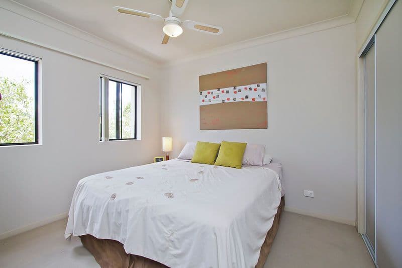 2 Geraldton Drive, VARSITY LAKES QLD 4227, Varsity Lakes - Thumbnail 4