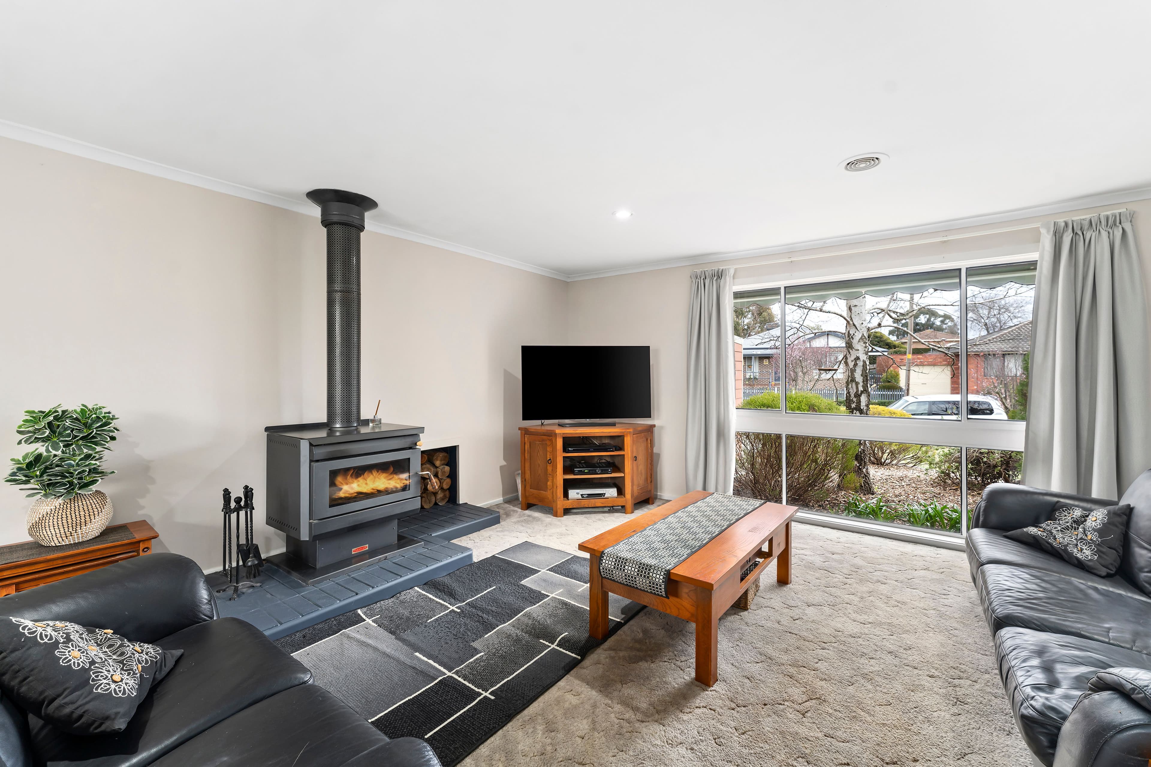 7 Sansom Street, Gisborne VIC 3437, Gisborne - Thumbnail 2