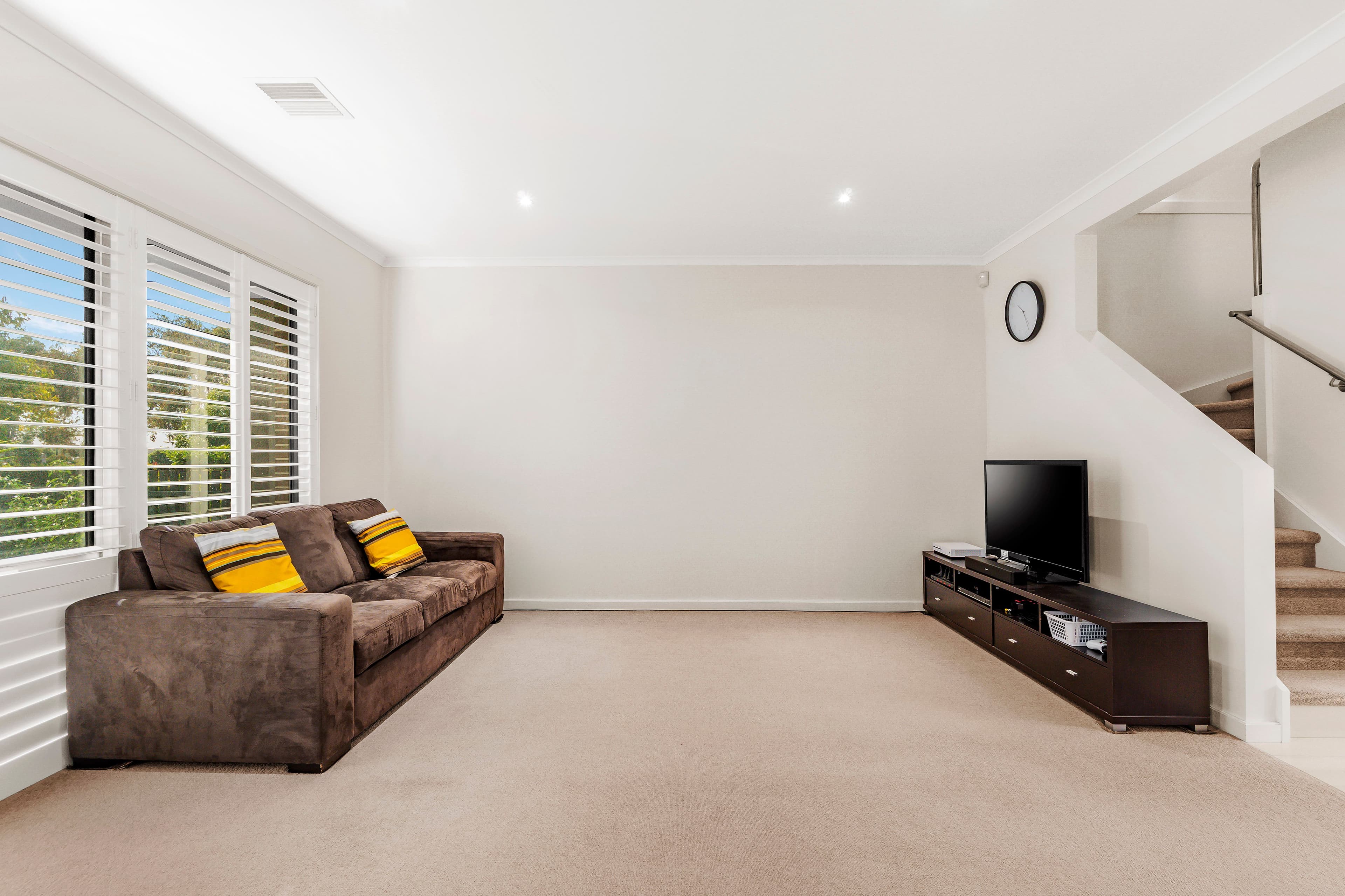 12 Harcrest Boulevard, Wantirna South VIC 3152, Wantirna South - Thumbnail 2