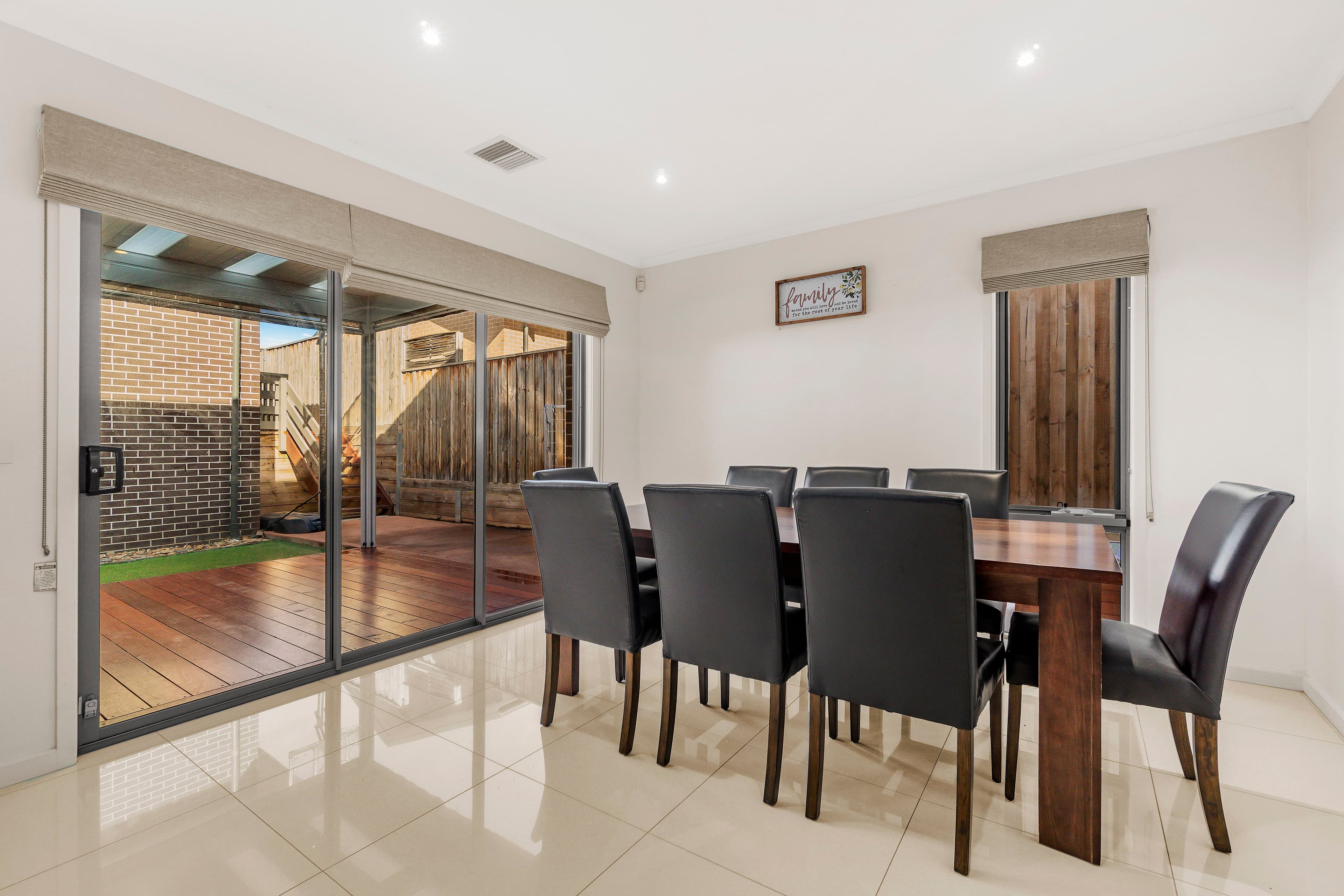12 Harcrest Boulevard, Wantirna South VIC 3152, Wantirna South - Thumbnail 4