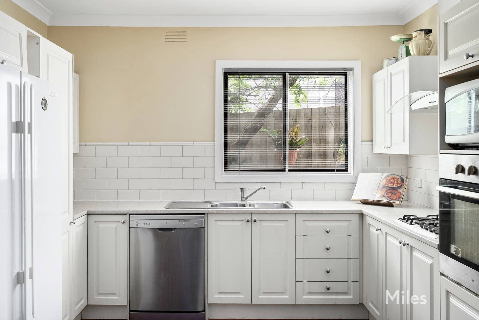 141 Collins Street, Thornbury, Thornbury - Thumbnail 5