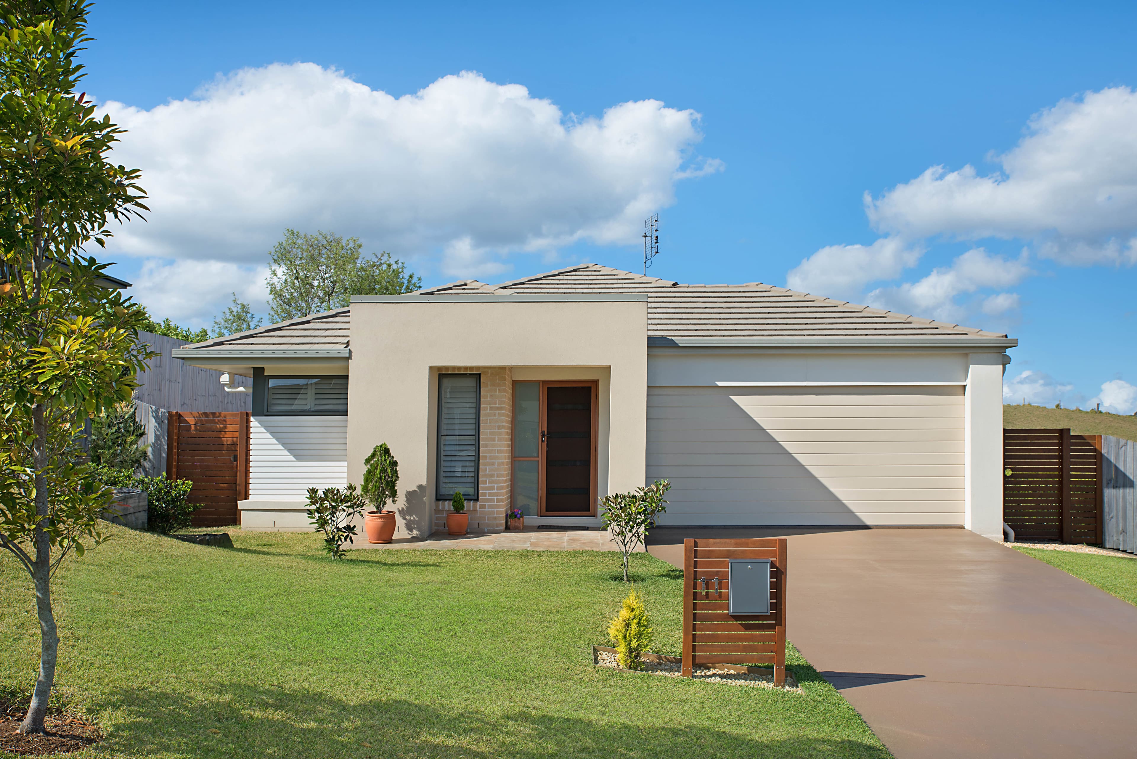11 Snowwood Avenue, Maleny QLD 4552, Maleny - Thumbnail 2