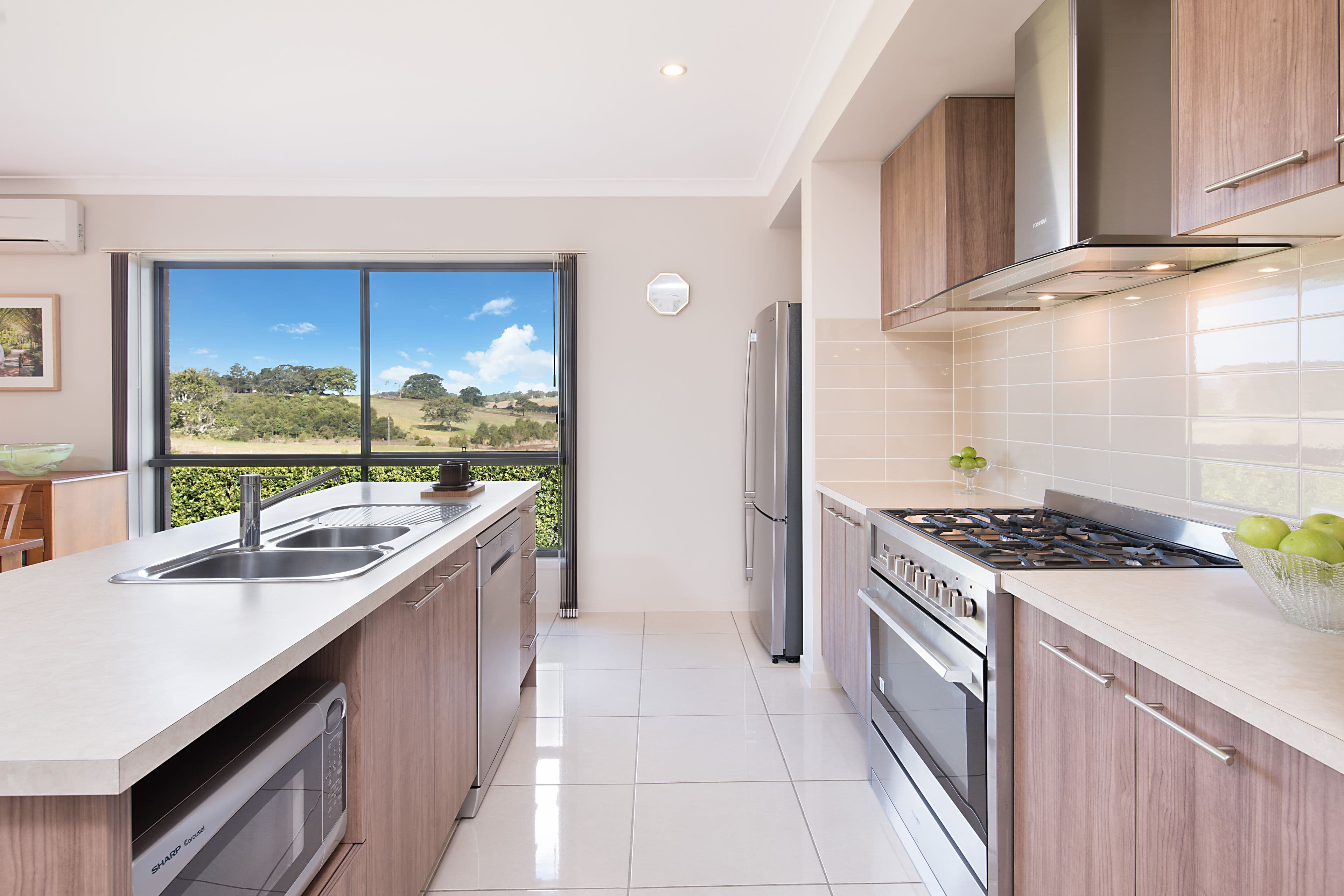 11 Snowwood Avenue, Maleny QLD 4552, Maleny - Thumbnail 4