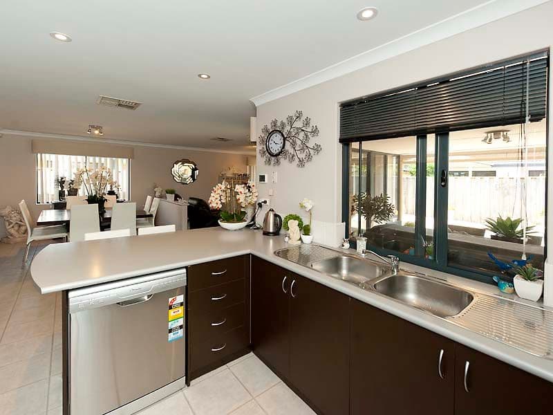 15 Casey Close, CANNING VALE WA 6155, Canning Vale - Thumbnail 6