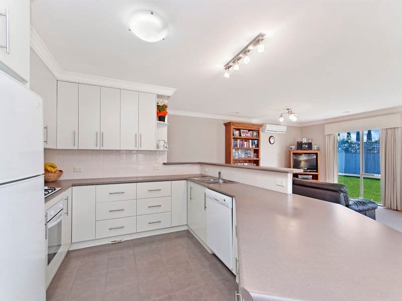 8 Hallam Drive, WARRNAMBOOL VIC 3280, Warrnambool - Thumbnail 5
