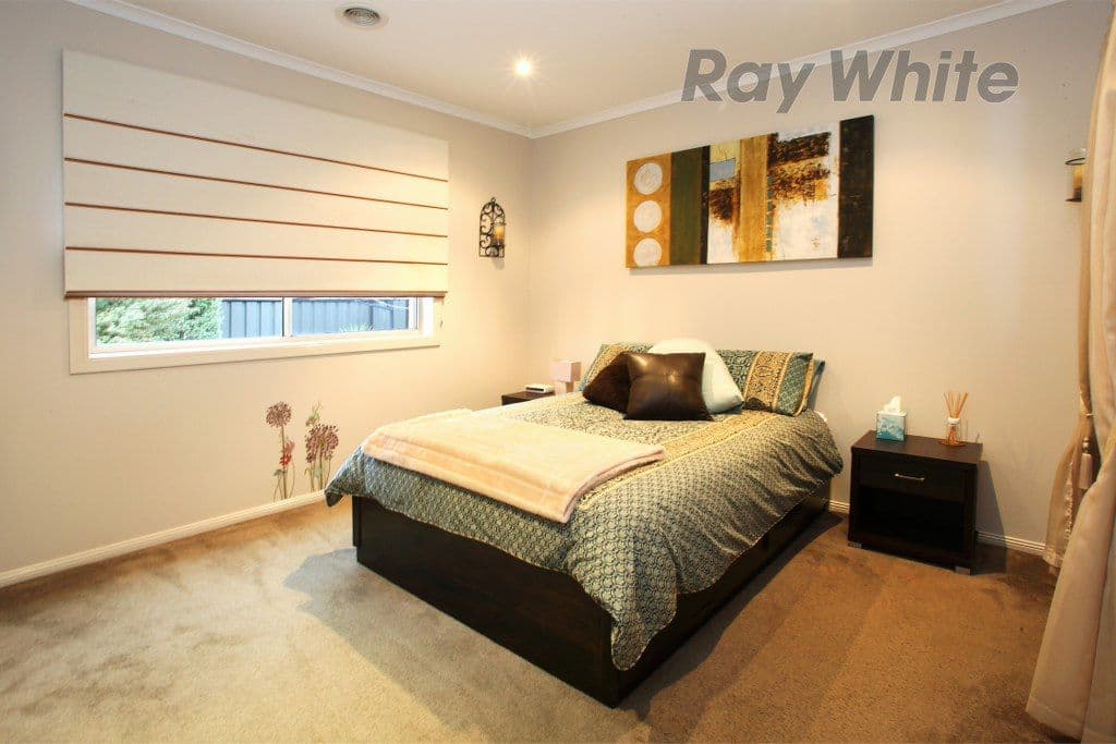 13 Astley Crescent, POINT COOK VIC 3030, Point Cook - Thumbnail 5