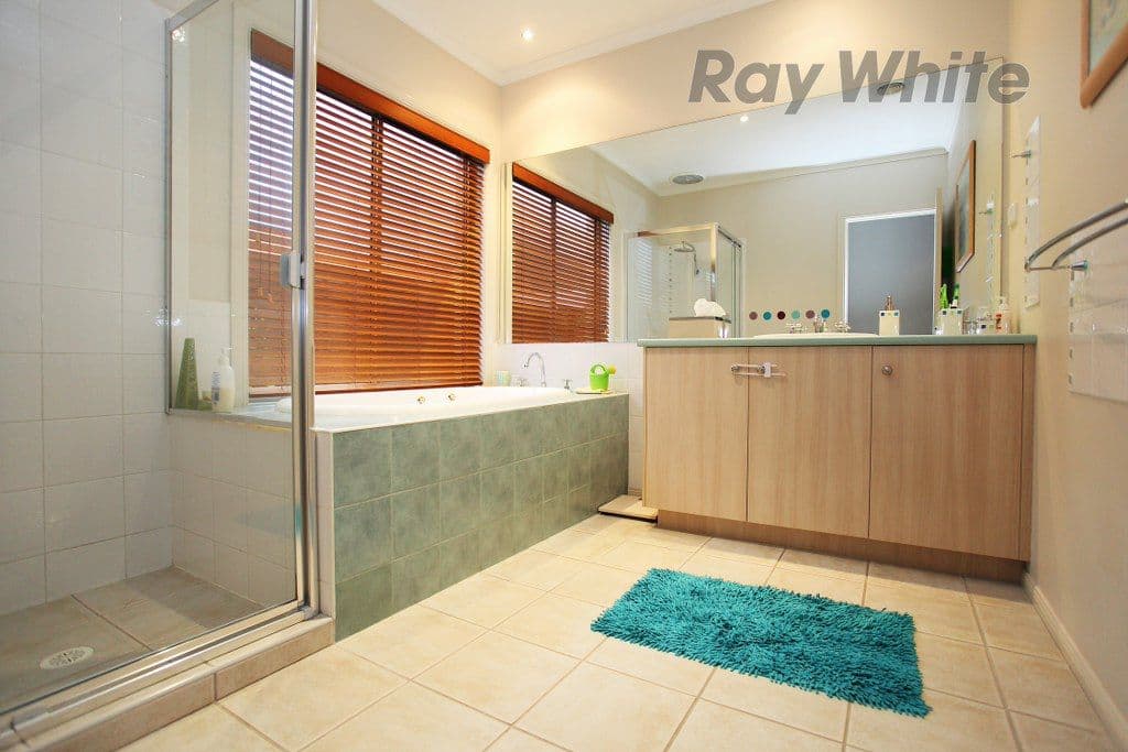 13 Astley Crescent, POINT COOK VIC 3030, Point Cook - Thumbnail 6