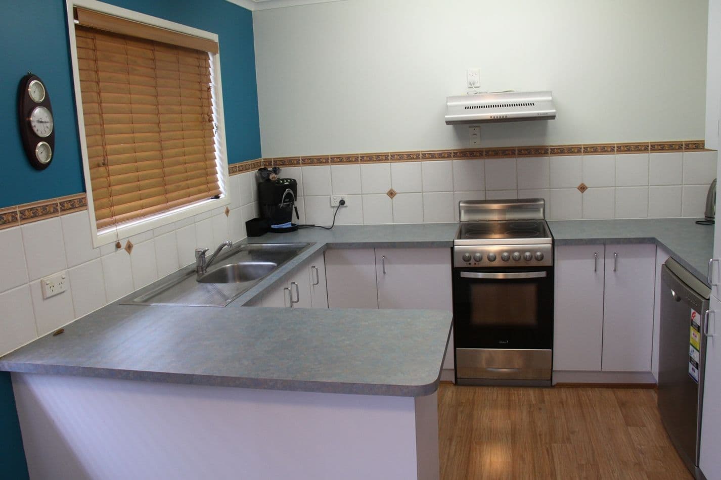 10 Sayre Crescent, BOYNE ISLAND QLD 4680, Boyne Island - Thumbnail 4