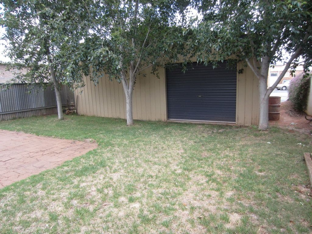136 DeBoos Street, Temora NSW 2666, Temora - Thumbnail 3