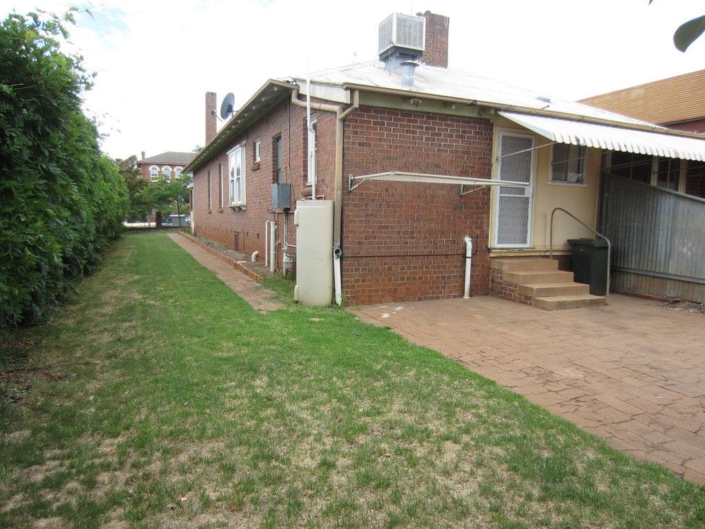136 DeBoos Street, Temora NSW 2666, Temora - Thumbnail 4