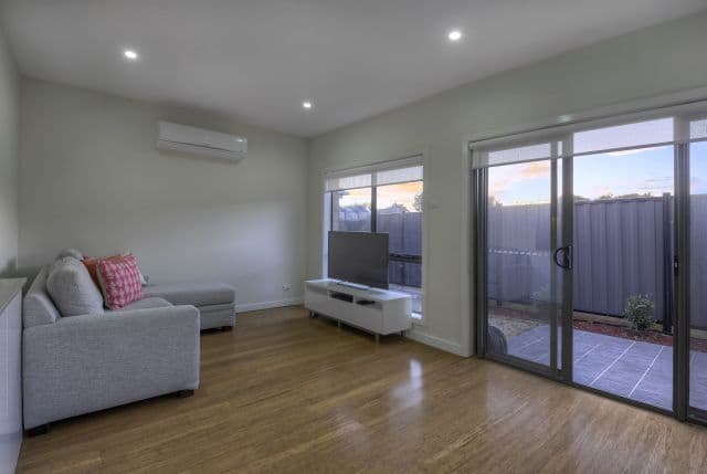 89 St Vigeons Road, RESERVOIR VIC 3073, Reservoir - Thumbnail 2