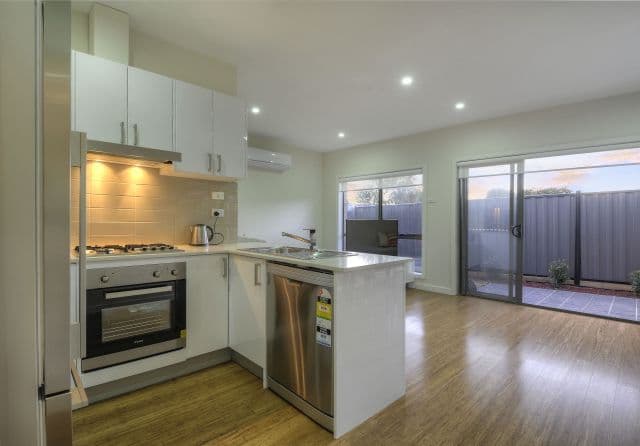 89 St Vigeons Road, RESERVOIR VIC 3073, Reservoir - Thumbnail 6
