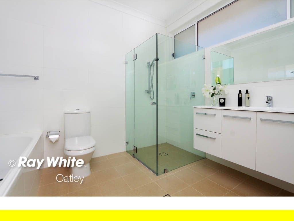 20 Waterside Parade, PEAKHURST HEIGHTS NSW 2210, Peakhurst Heights - Thumbnail 2