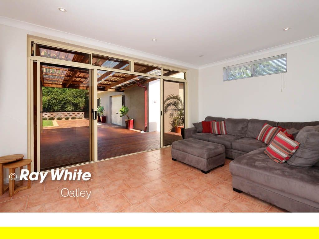 20 Waterside Parade, PEAKHURST HEIGHTS NSW 2210, Peakhurst Heights - Thumbnail 3