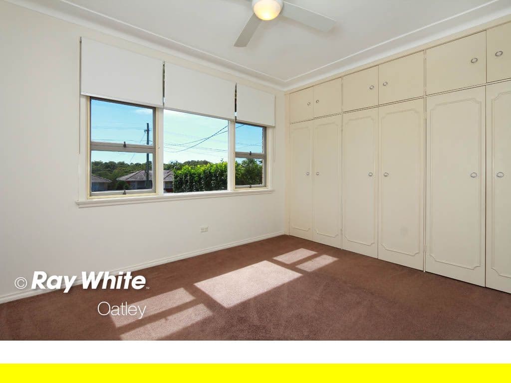 20 Waterside Parade, PEAKHURST HEIGHTS NSW 2210, Peakhurst Heights - Thumbnail 6