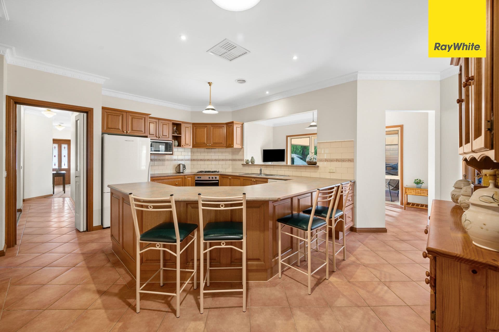 8 Manor Place, Melton VIC 3337, Melton - Thumbnail 8
