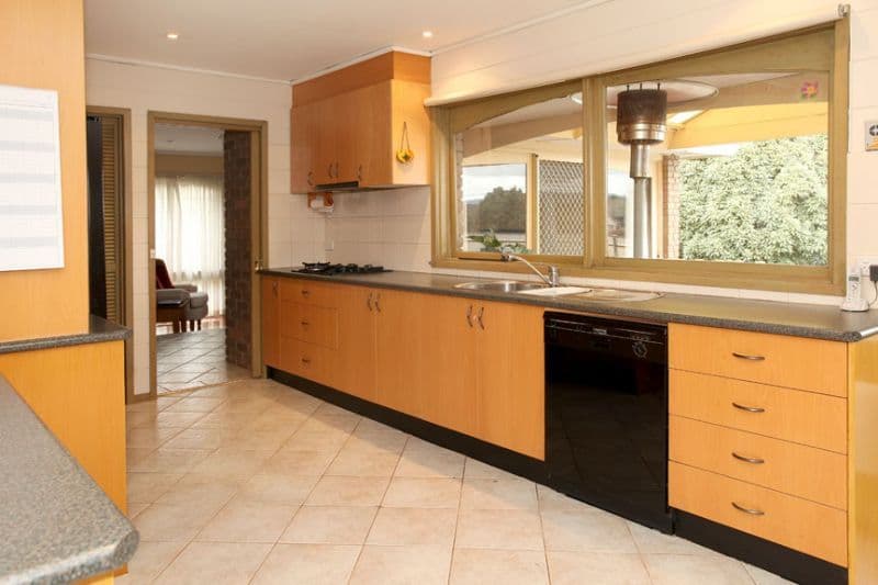 30 Brynor Crescent, GLEN WAVERLEY VIC 3150, Glen Waverley - Thumbnail 2
