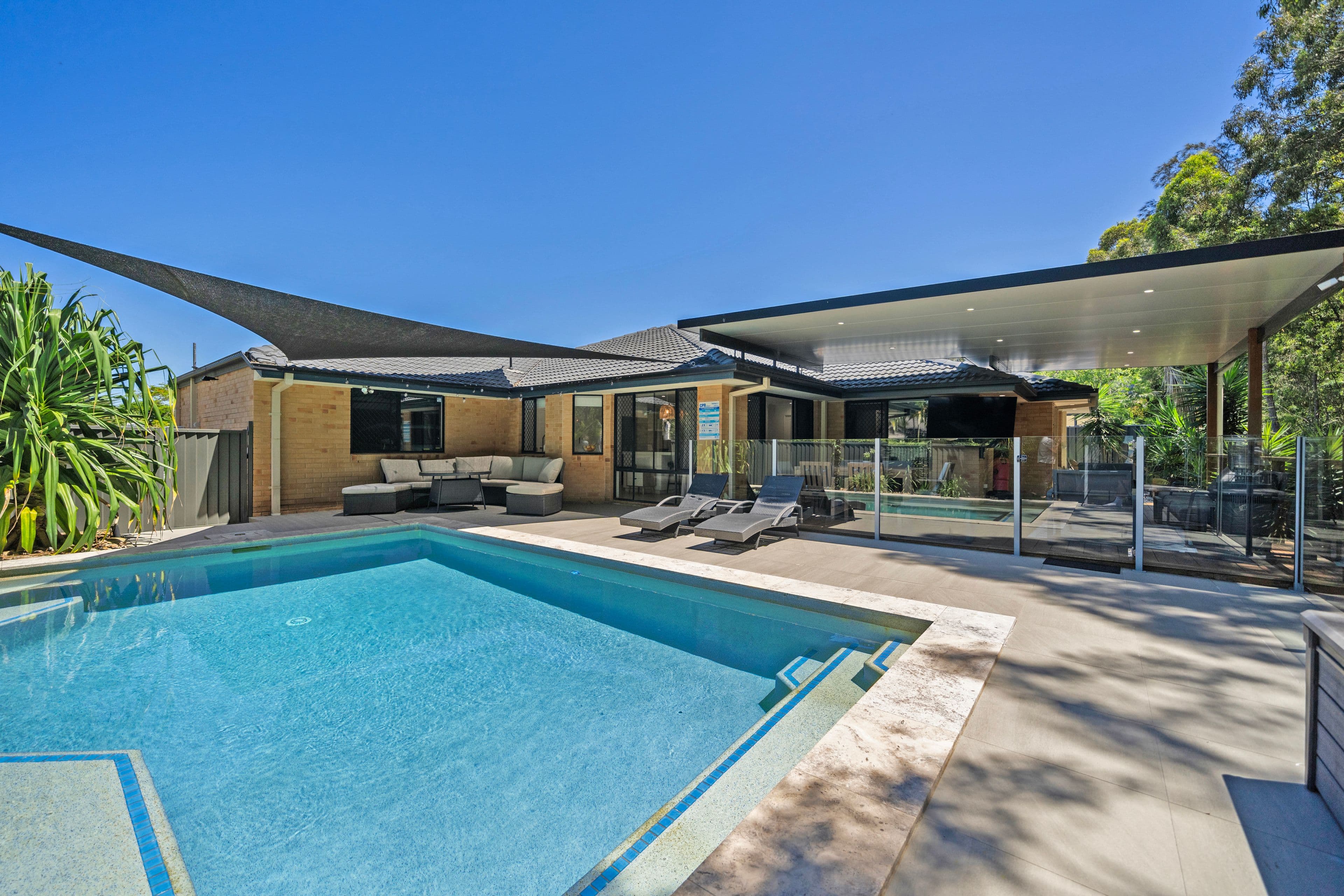 16 Greenbank Circuit, Carrara QLD 4211, Carrara - Thumbnail 2