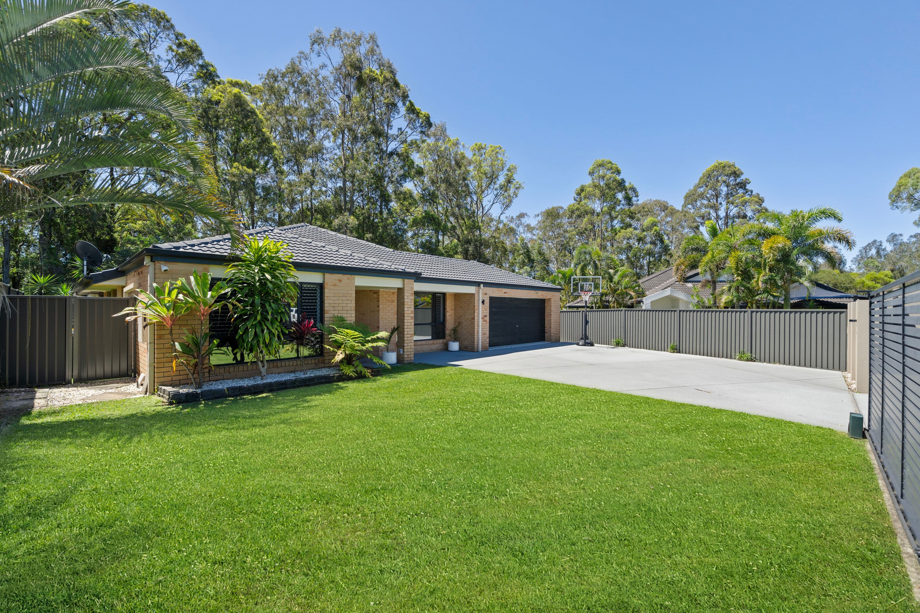 16 Greenbank Circuit, Carrara QLD 4211, Carrara - Thumbnail 4