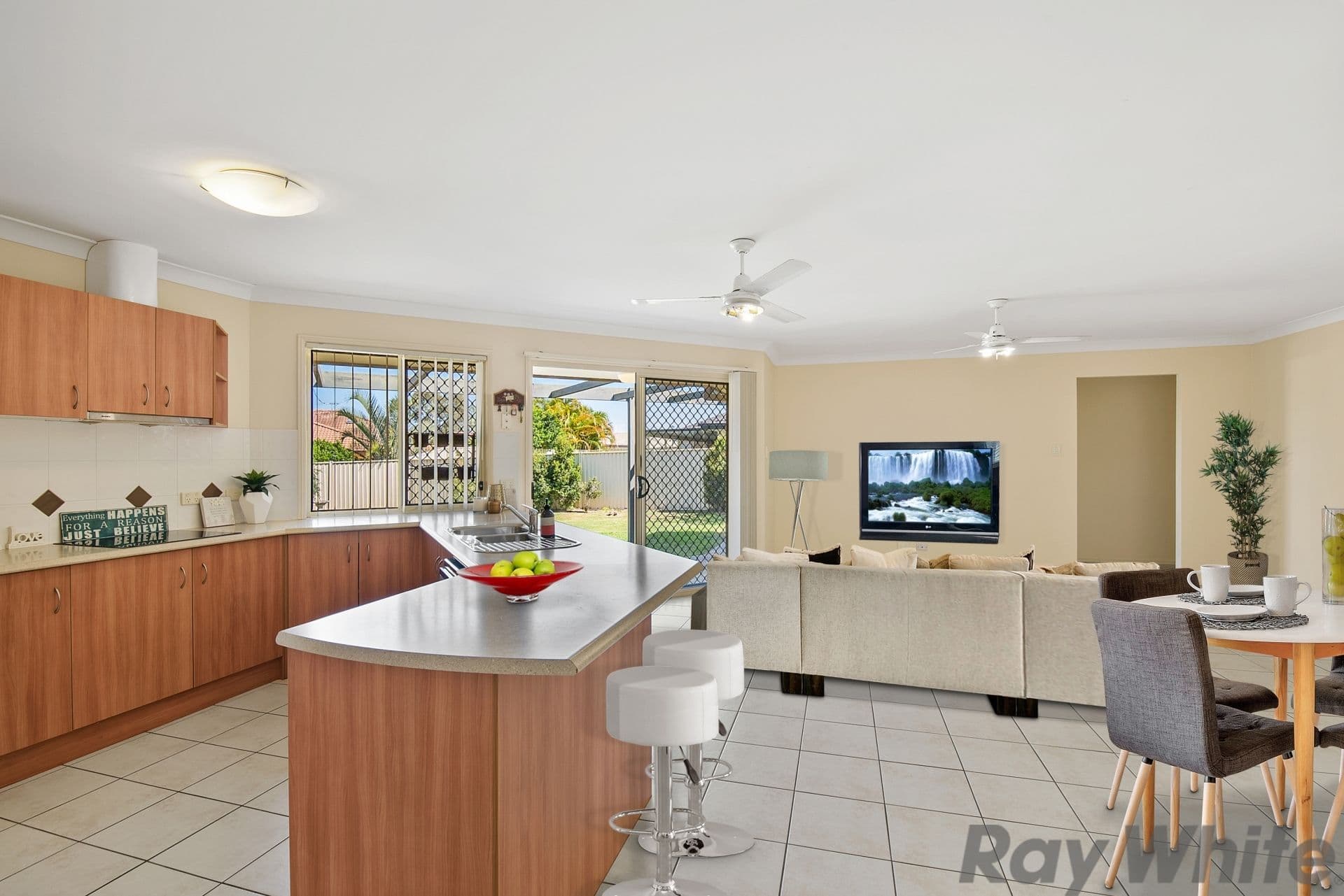 5 Greenway Place, Deception Bay QLD 4508, Deception Bay - Thumbnail 2
