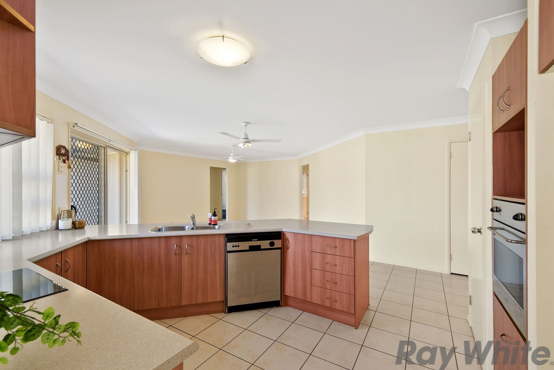 5 Greenway Place, Deception Bay QLD 4508, Deception Bay - Thumbnail 4