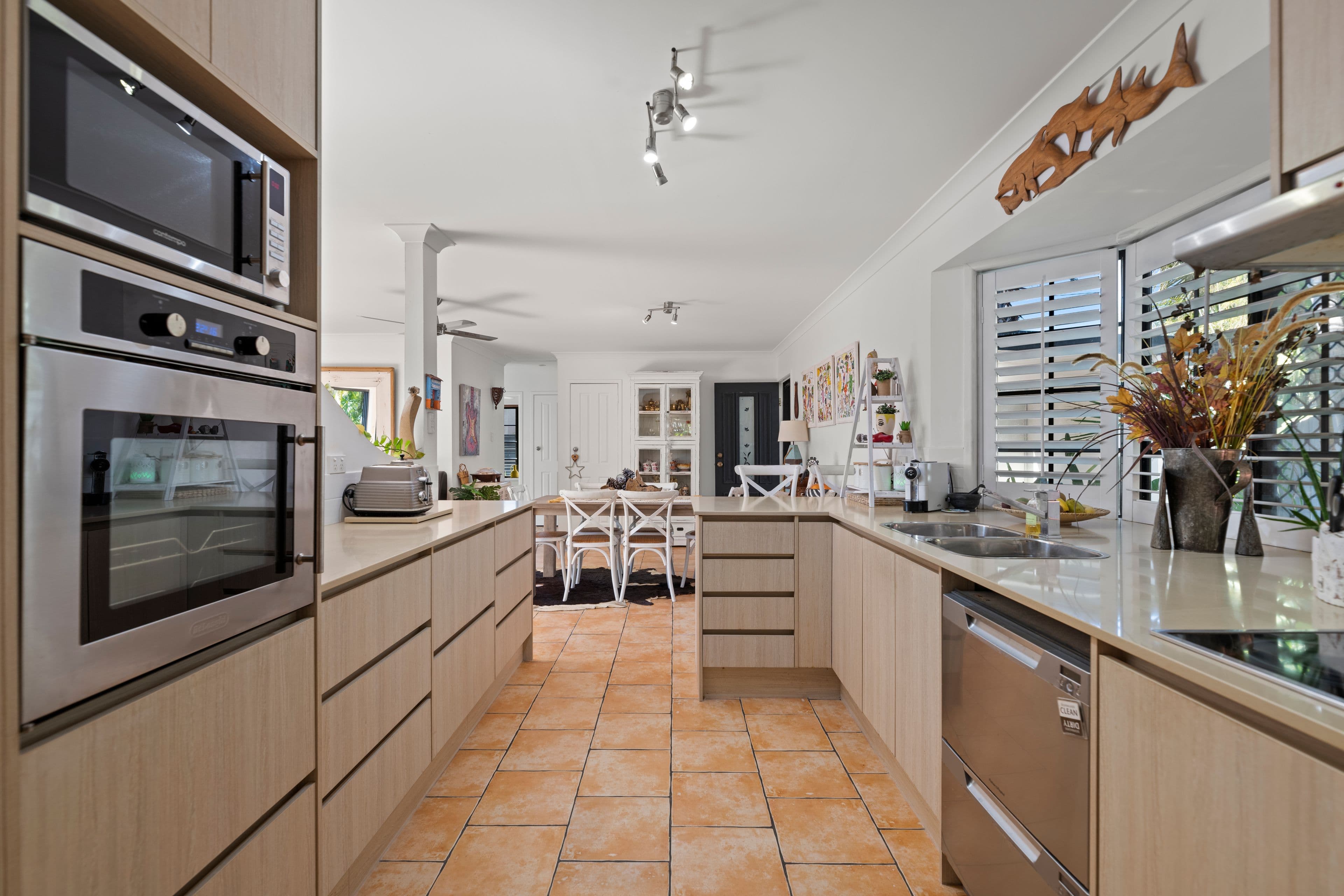 39 Warrina Crescent, Burleigh Waters QLD 4220, Burleigh Waters - Thumbnail 6