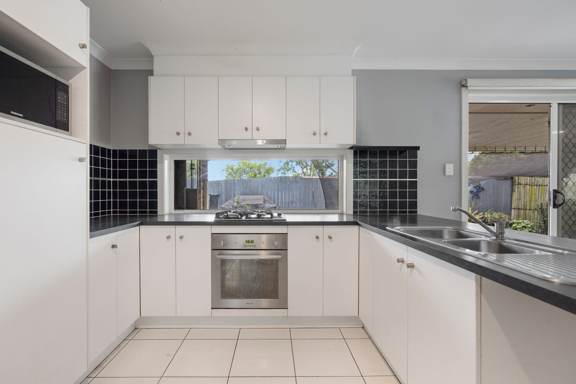 22 Orlando Drive, Holmview QLD 4207, Holmview - Thumbnail 3