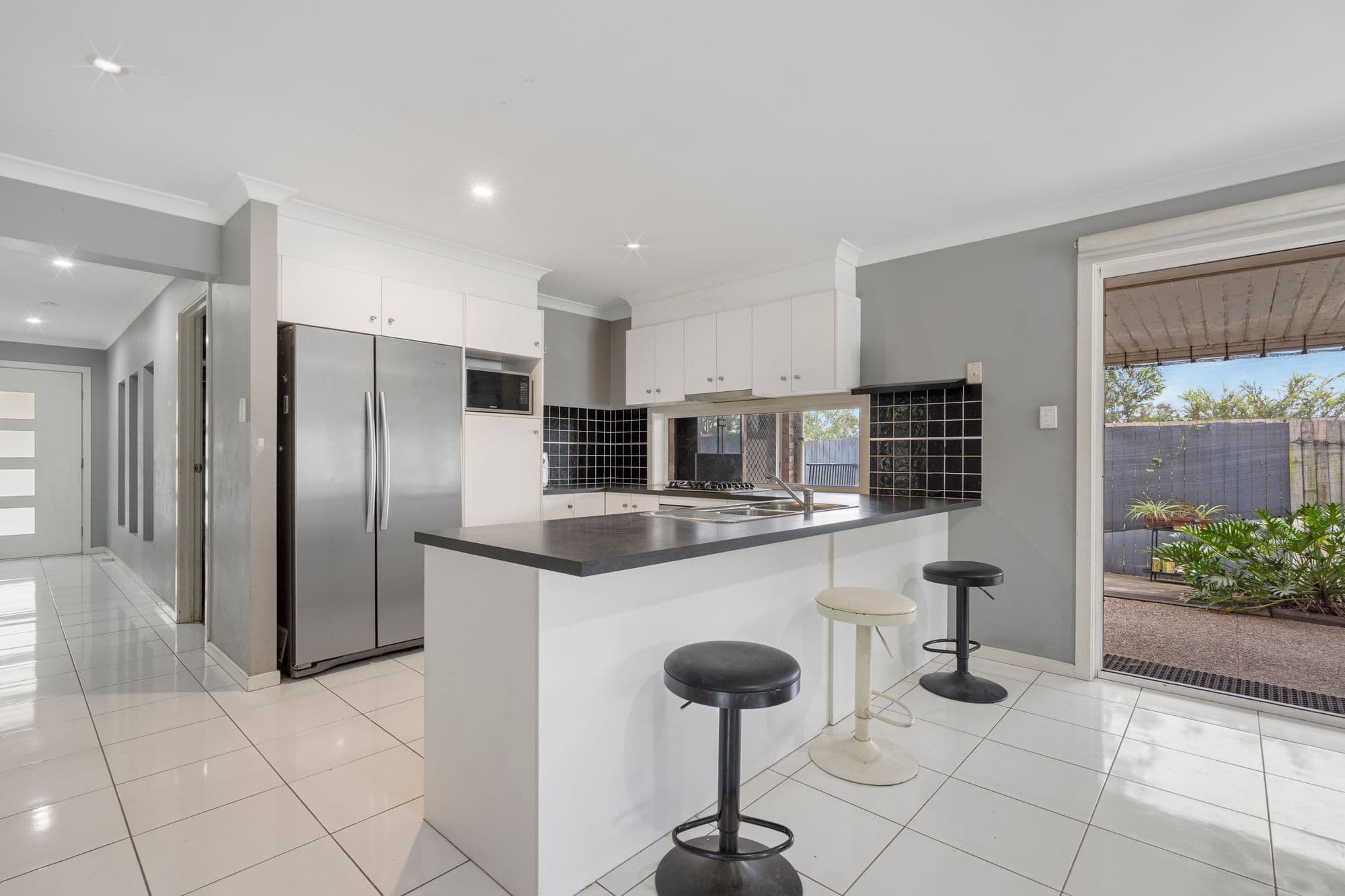 22 Orlando Drive, Holmview QLD 4207, Holmview - Thumbnail 4