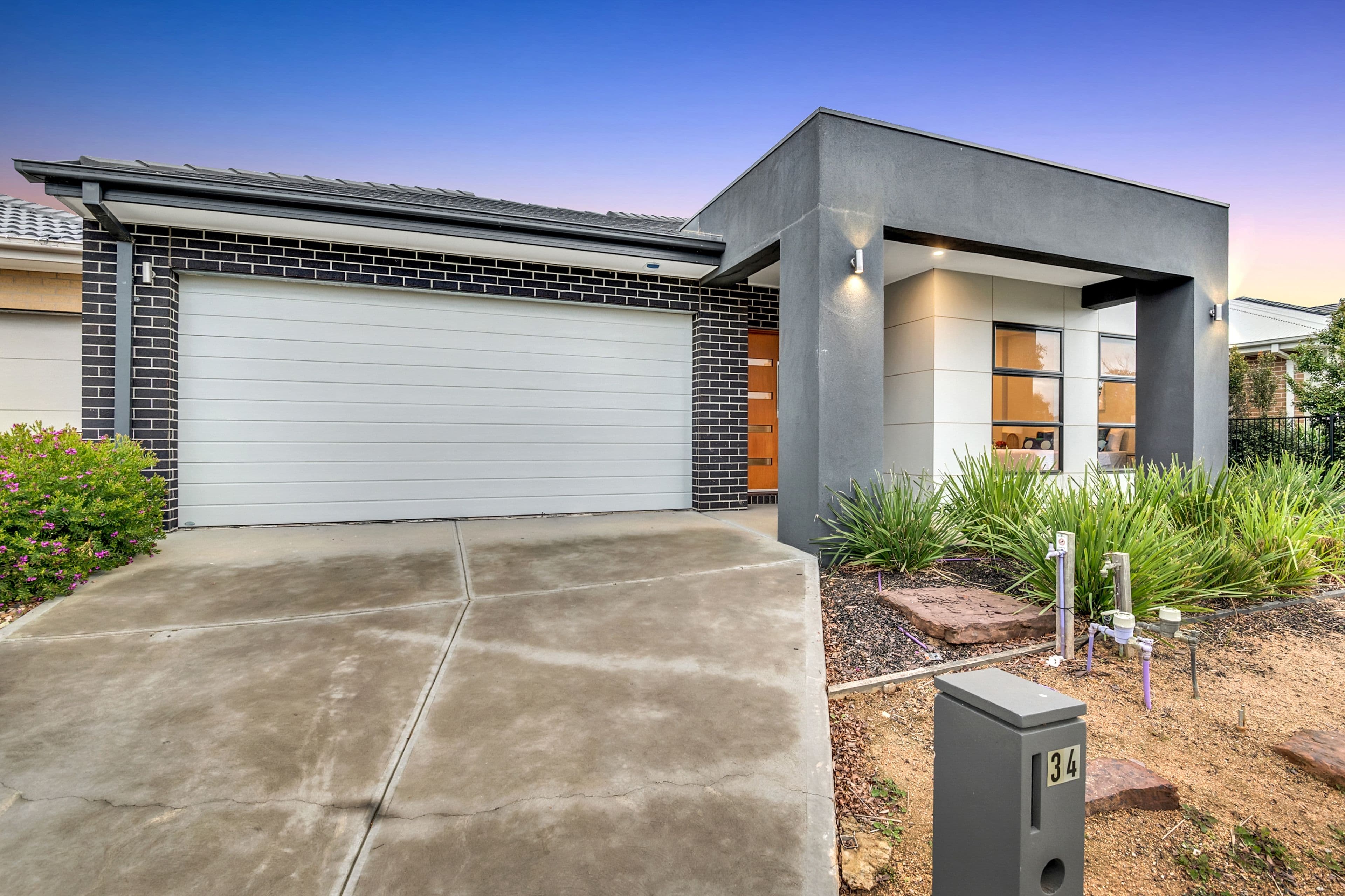 34 Whiteleaf Drive, Mickleham VIC 3064, Mickleham - Thumbnail 2