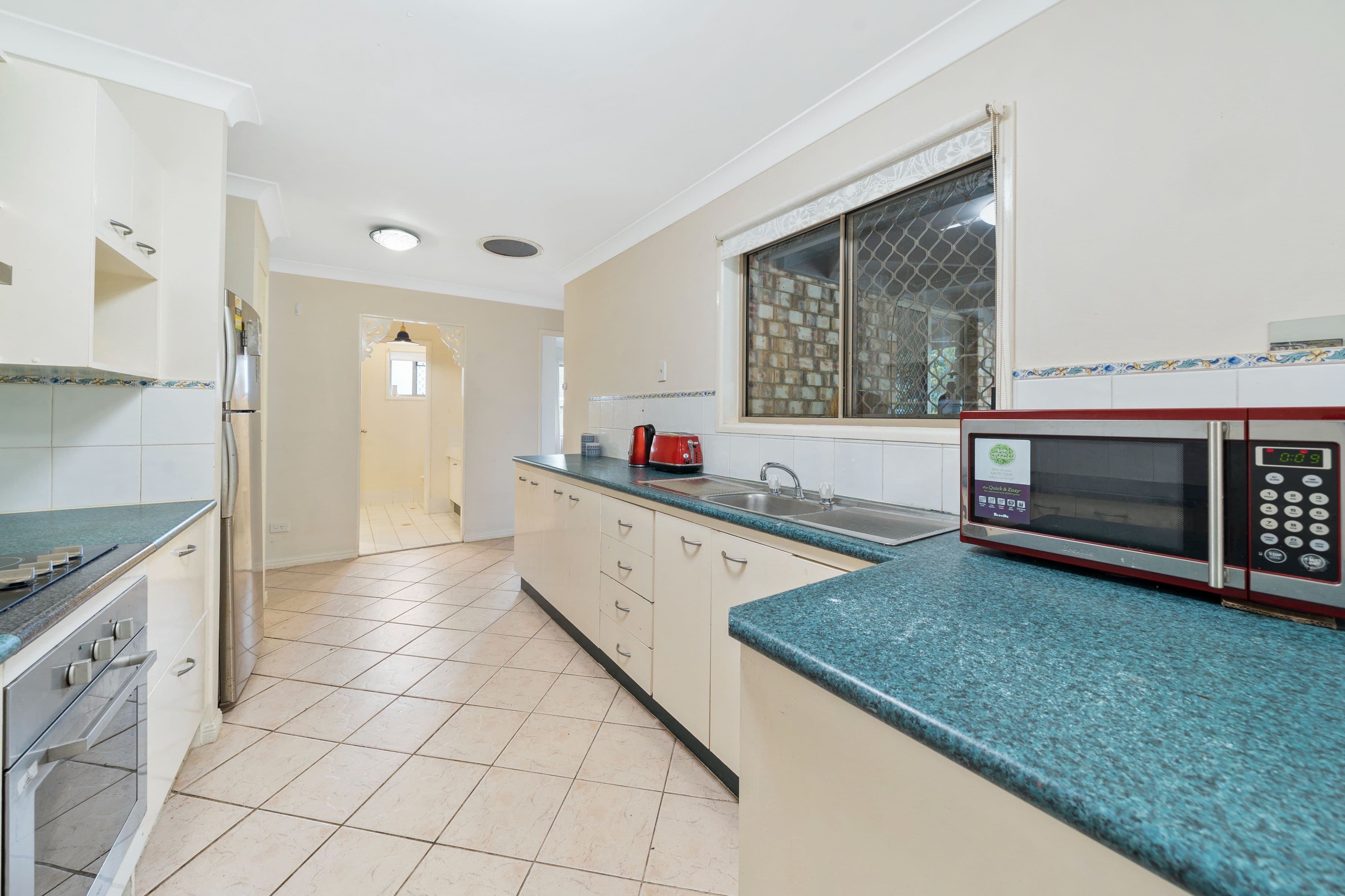 6 Warren Court, Loganlea QLD 4131, Loganlea - Thumbnail 3