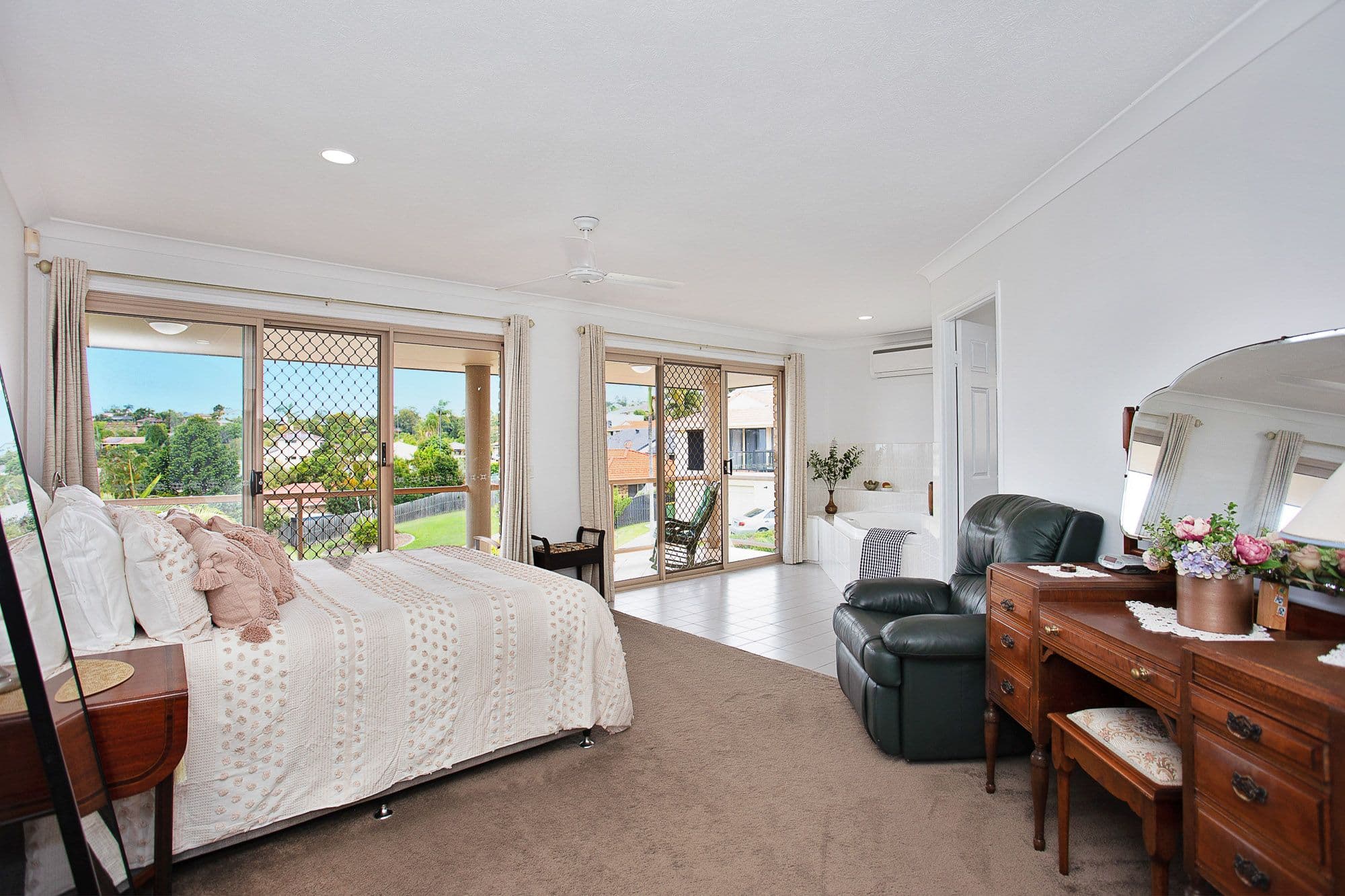 5 Beaufort Court, Highland Park QLD 4211, Highland Park - Thumbnail 5