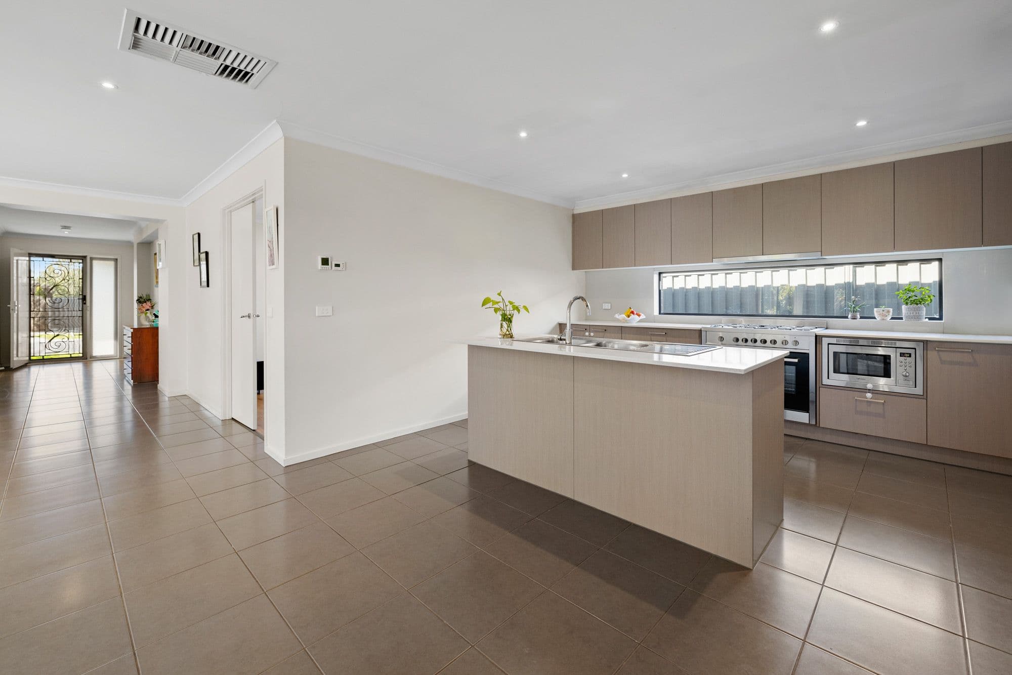 3 Bindarri Road, MANOR LAKES VIC 3024, Manor Lakes - Thumbnail 2