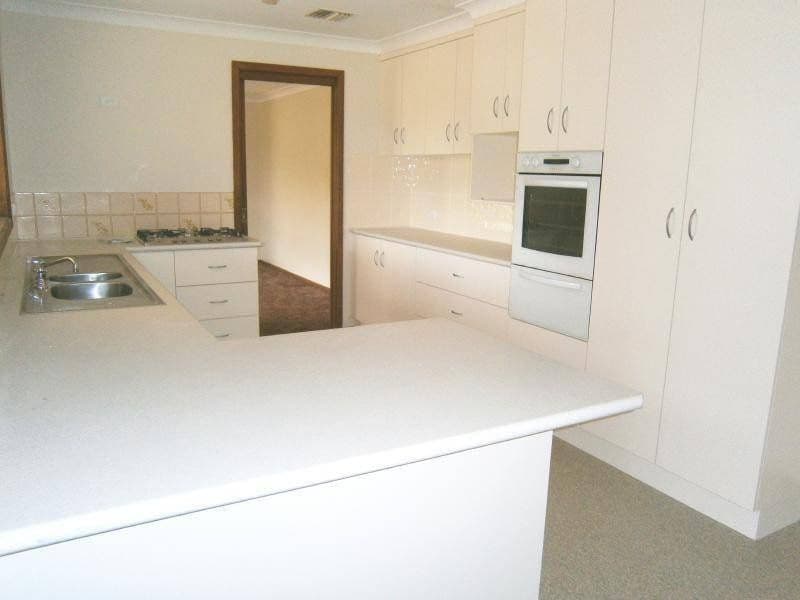67 Rodeo Drive, COOTAMUNDRA NSW 2590, Cootamundra - Thumbnail 3