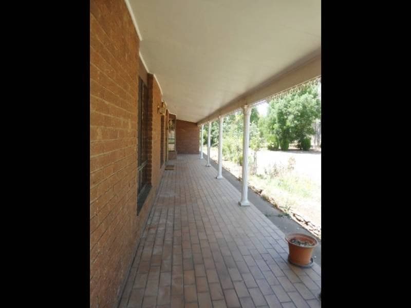 67 Rodeo Drive, COOTAMUNDRA NSW 2590, Cootamundra - Thumbnail 5