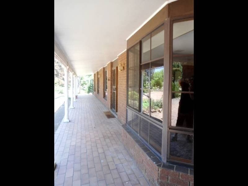 67 Rodeo Drive, COOTAMUNDRA NSW 2590, Cootamundra - Thumbnail 6