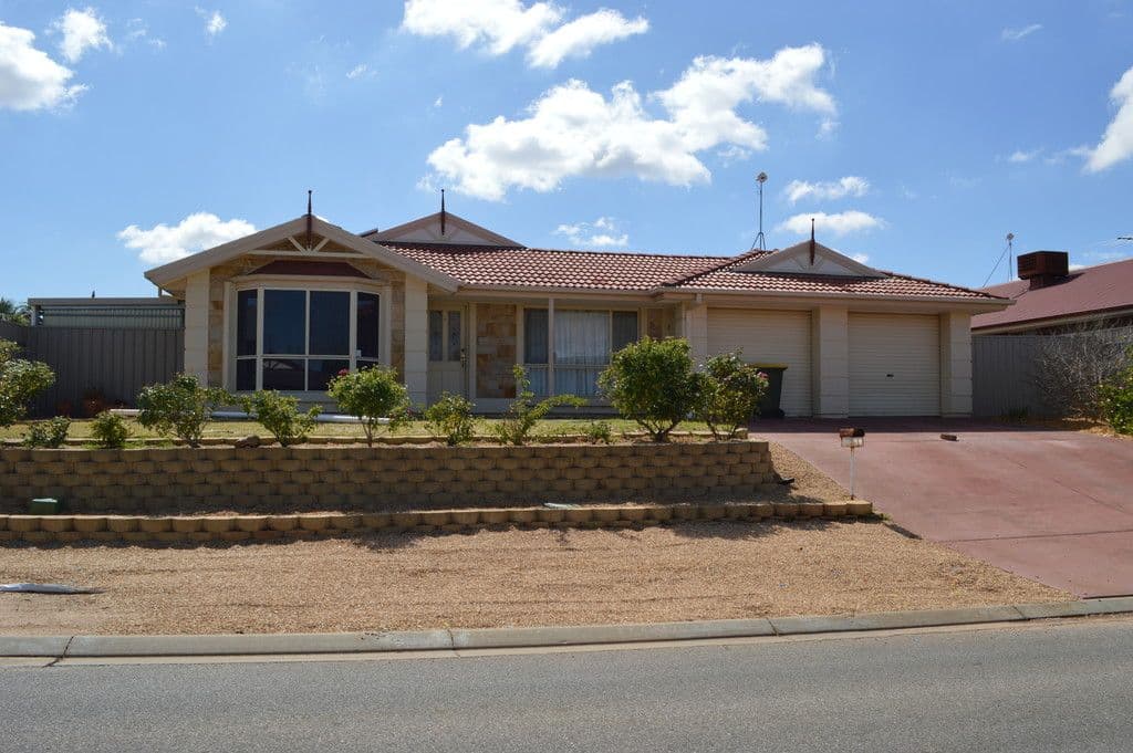 38 Beckham Rise, Craigmore SA 5114, Craigmore - Image 1