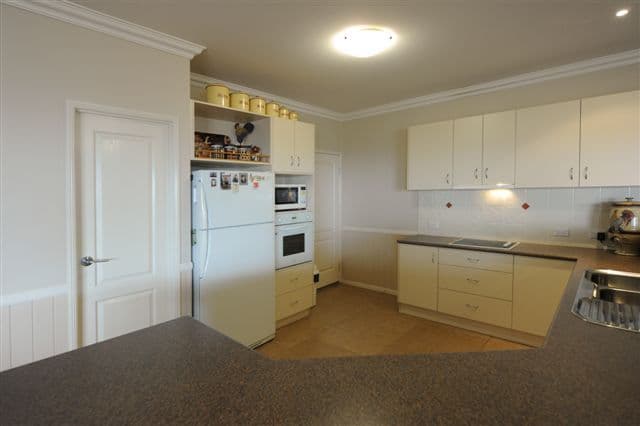 50 Belclaire Drive, WESTBROOK QLD 4350, Westbrook - Thumbnail 2