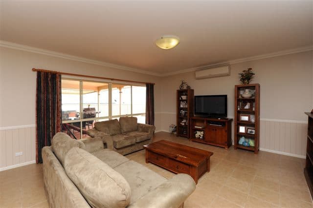 50 Belclaire Drive, WESTBROOK QLD 4350, Westbrook - Thumbnail 5