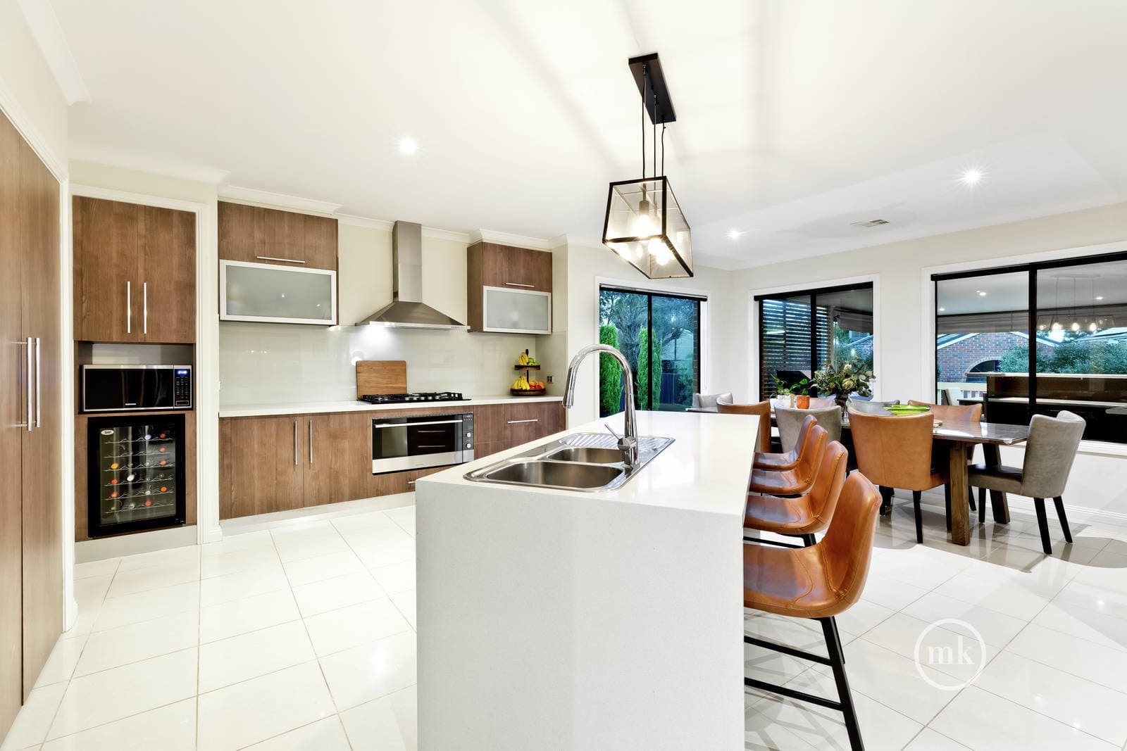 7 Raphael Rise, South Morang, South Morang - Thumbnail 5