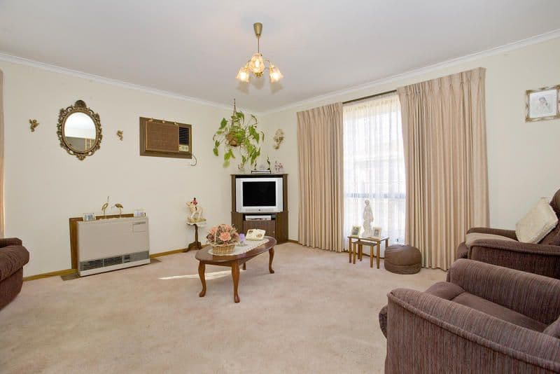 60  Cloverdale Drive, CORIO VIC 3214, Corio - Thumbnail 2