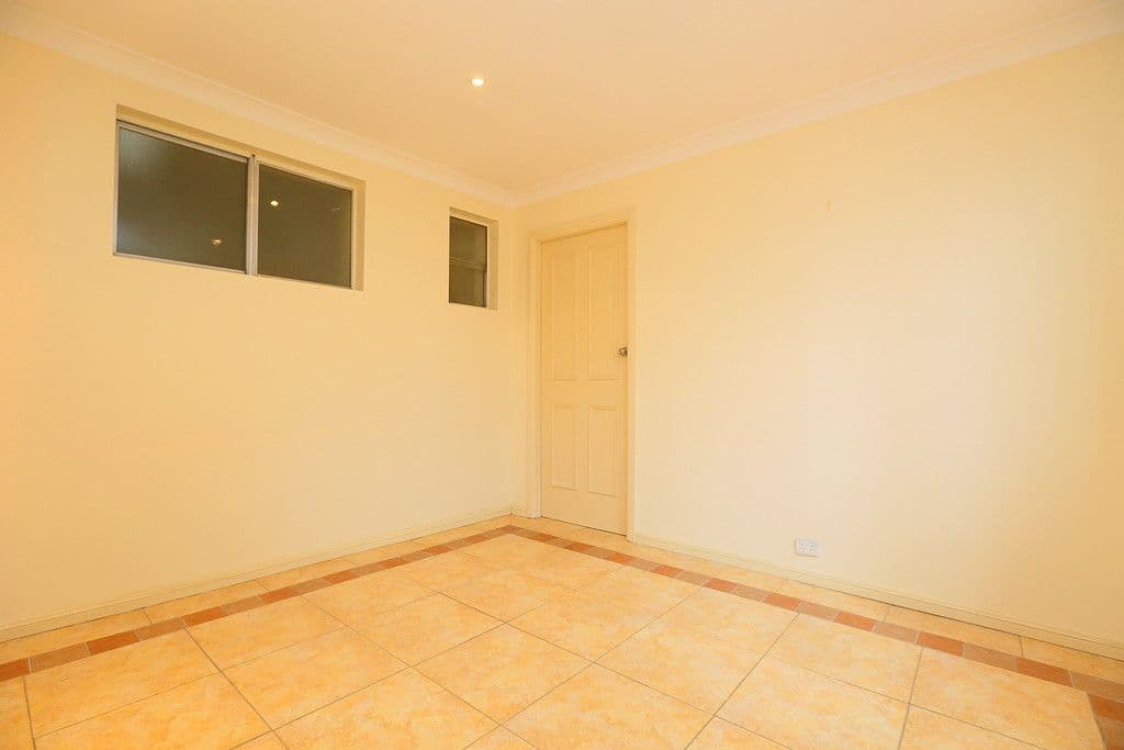 24 Farrell Road, Bass Hill - Thumbnail 8