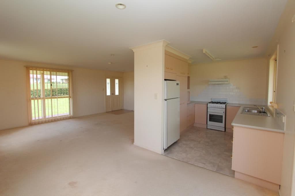 174 Cowper Street, TENTERFIELD NSW 2372, Tenterfield - Thumbnail 3